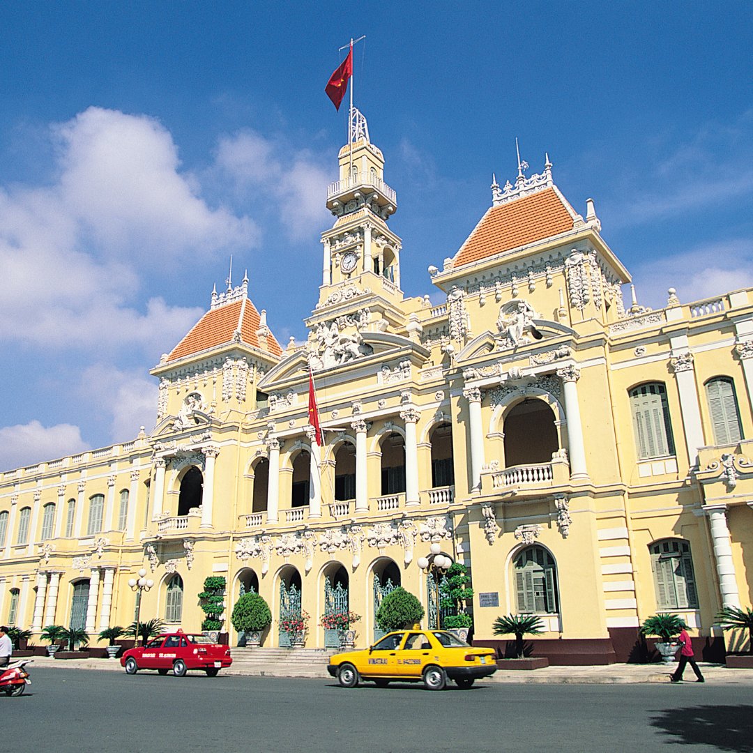 vietnam-cambodia-tour-1-city-hall