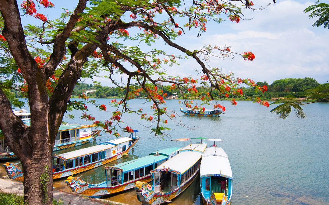 what-to-do-in-hue-vietnam-perfume-river