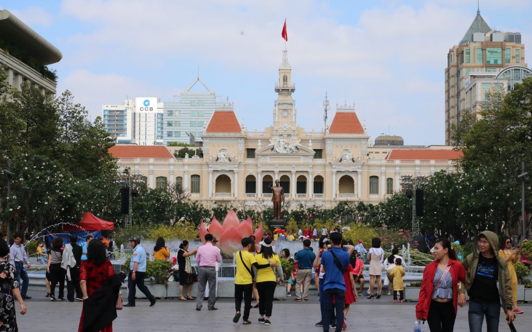 vietnam-walking-street-1