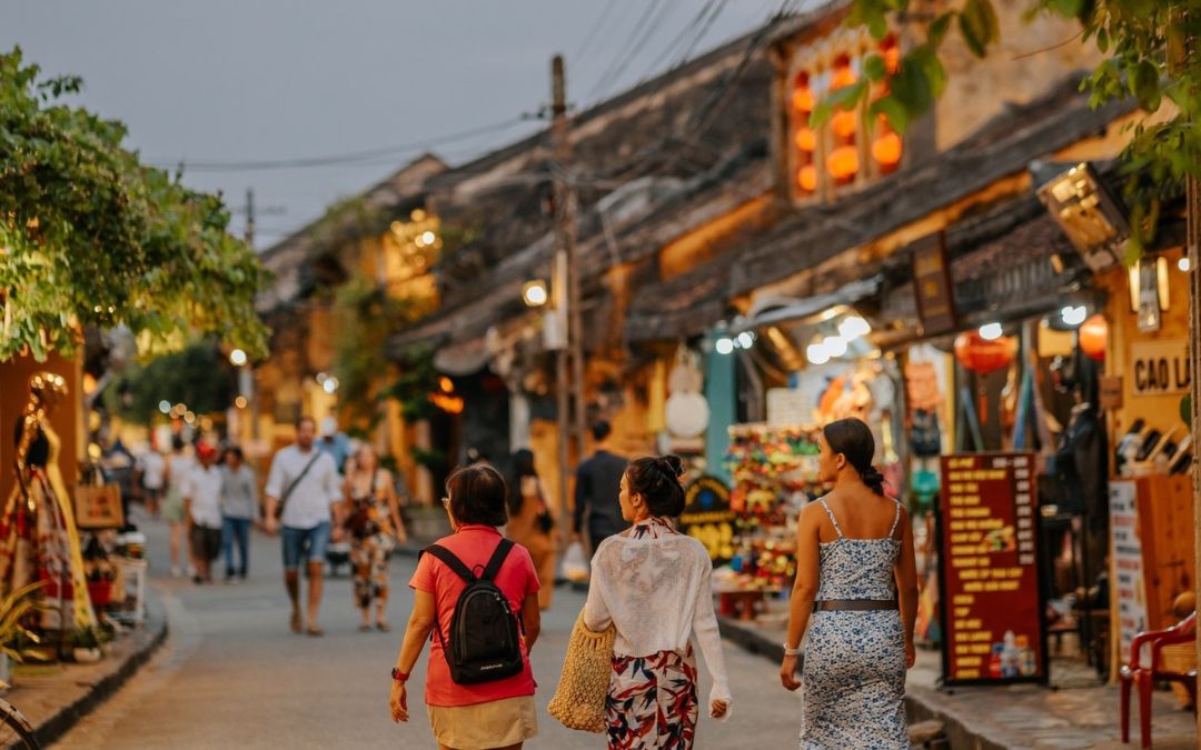 vietnam-walking-street-7